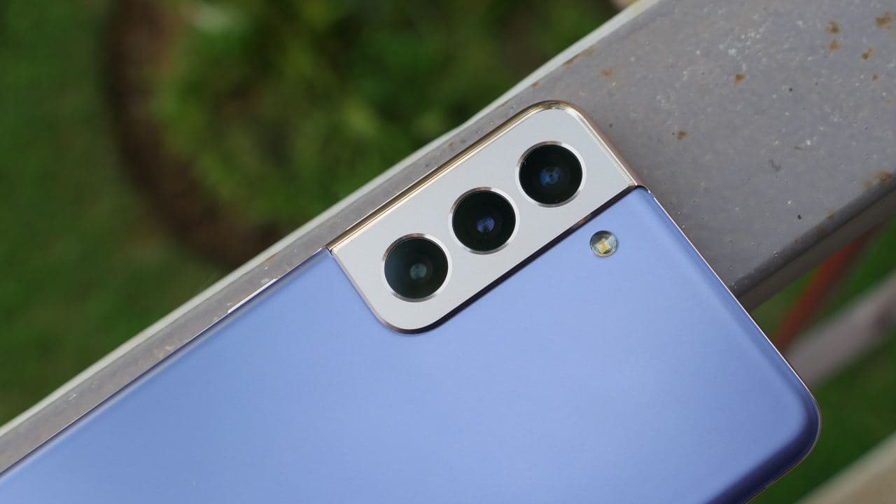 New Update To The Samsung Galaxy S21 Series Optimizes It's Camera And ...