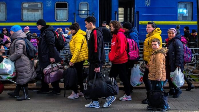 Ukraine refugees to receive free health insurance in Bulgaria