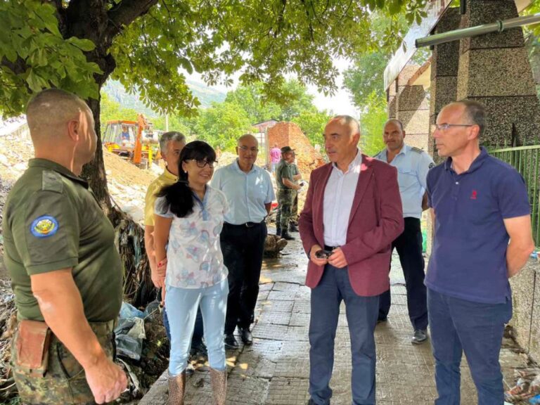 Angel Stoev, the regional governor of the Plovdiv region, visited the most affected places due to heavy rain in recent days. He said, "All institutions have been mobilized and are helping to clean up the neighbourhoods of Karlovo, which suffered heavily from the past two days due to heavy rains