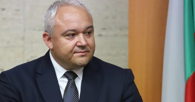 Ivan Demerdzhiev, interior minister of Bulgaria, announced that there is no evidence that police were involved in yesterday's incident. A bus with 41 migrants crashed into a police patrol car and killed two police officers in Burgas