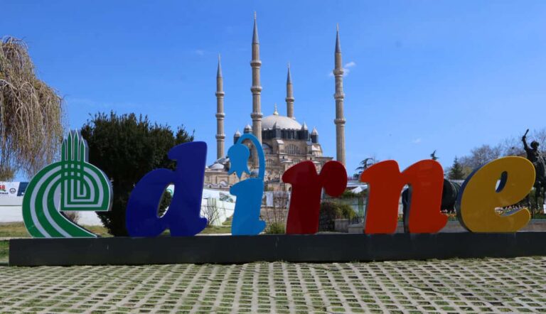 Shopping in Edirne was always well-liked by Bulgarians, but since Turkey eliminated the visa requirement for Bulgarian people in late July, the number of visitors from the neighbouring country significantly increased
