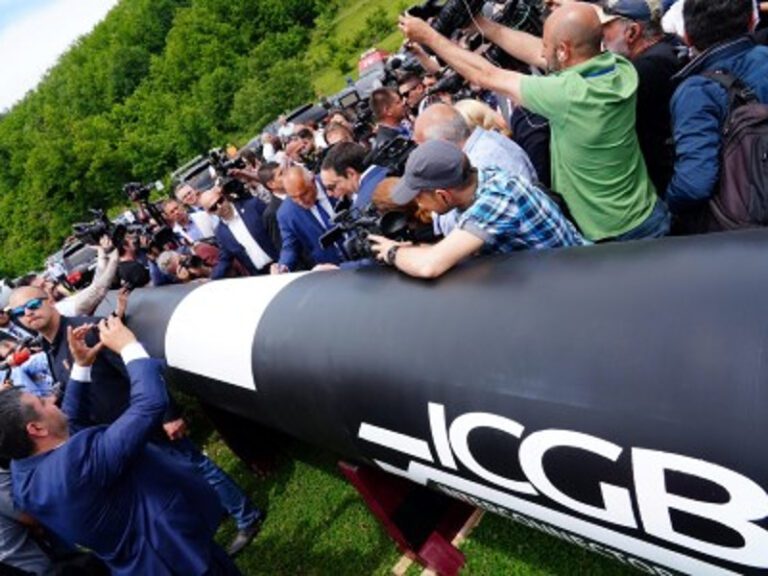 The intersystem gas connection Greece-Bulgaria is set to open on October 1. President Rumen Radev will host the ceremony for the official commissioning, and many European leaders will take part in this ceremony. The ceremony is expected to begin at 11:00 am