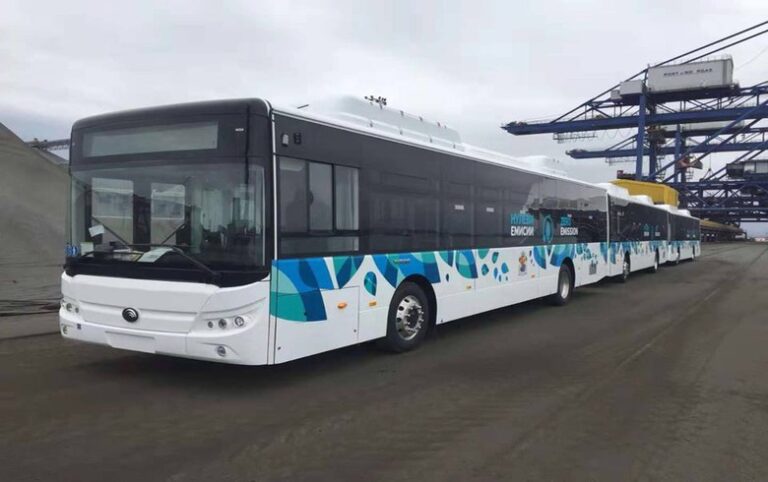 The No. 109 and No. 110 fast bus routes will begin today, November 15. The Center for Urban Mobility will monitor its workload over the first six months of operation. It will be determined around the middle of May if it is beneficial for them to continue operating