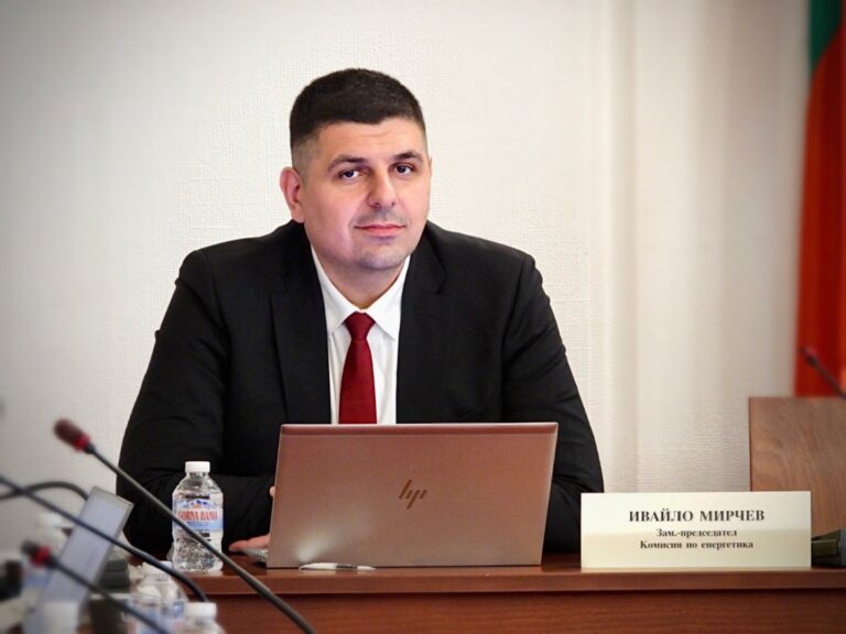Ivaylo Mirchev, member of the Bulgarian National assembly, reported that in the last hours of 2022, Putin again allowed buyers of Russian gas from "enemy countries" to make some payments in contract currency, not in rubles