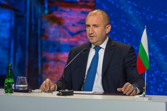 On December 23, President Rumen Radev showed his disappointment over the caretaker government's decision to aid Ukraine by providing them with weapons and ammunition