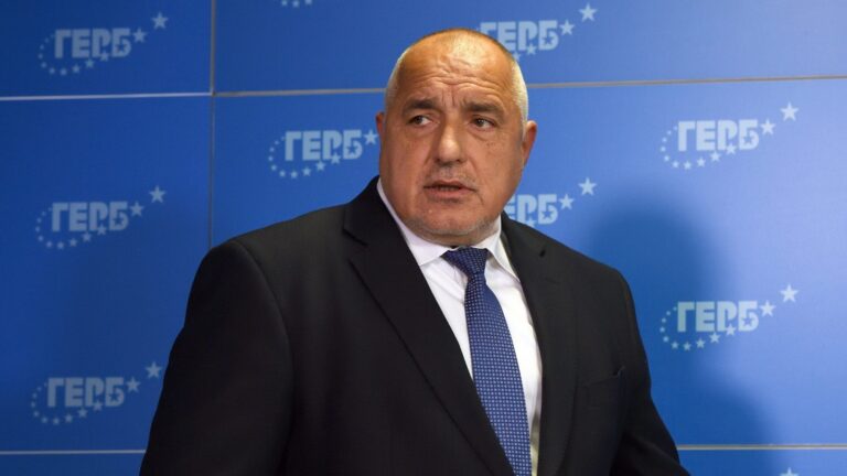 ''I will not get involved in the qualifications and interpretation of the word "charlatan" that the mentor who created them uses for the party of change,'' said former Prime Minister Borisov during the press conference