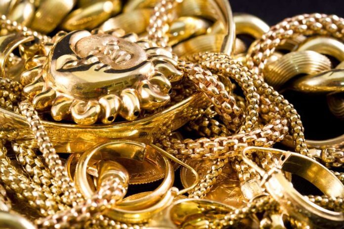 According to the Yambol District Prosecutor's office, two ladies were caught trying to smuggle 12 kg of gold into Bulgaria while riding in a van from Turkey