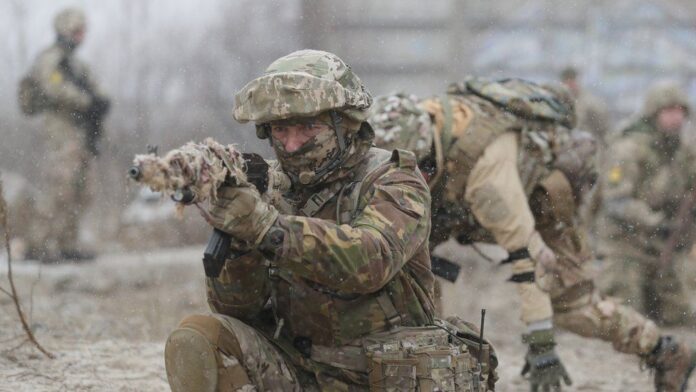 On New Year's night, 95-a separate paratroopers-Šturmova brigade met at the battle post. They reported that Russian occupiers did not lose hope to seize at least a piece of Ukrainian land, hoping that Ukrainian soldiers would lose their surveillance during the holidays