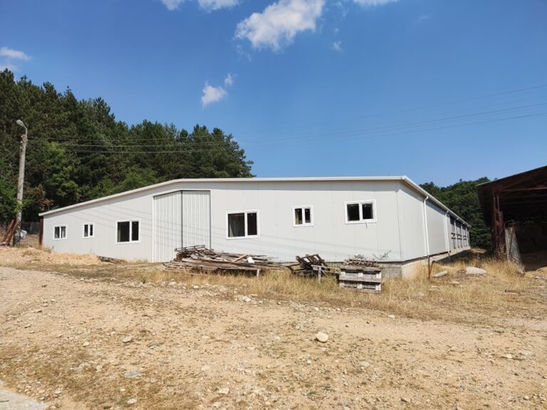 Vladislav Panev, member of the Bulgarian National assembly, reported that the Supreme Administrative Court finally decided to demolish a 1500 m2 workshop and one haystack illegally constructed by Rumen Gaitanski, nicknamed (Wolf)