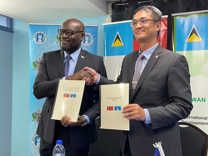 Today, Ambassador Peter Chen and Moses Jn. Baptiste, Minister for Health, Wellness and Elderly Affairs, signed the MOU between Taiwan and St. Lucia on the Capacity Building Project for the Prevention and Control of Metabolic Chronic Diseases in St. Lucia