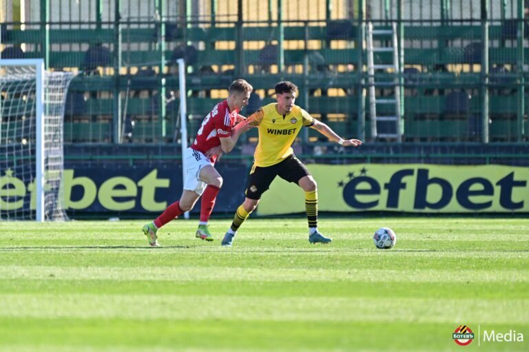 The duplicate team of Botev (Plovdiv) lost 1:3 to CSKA 1948 in a match in the 22nd round of the Second League. The duel was played at "Botev 1912 Football Complex"