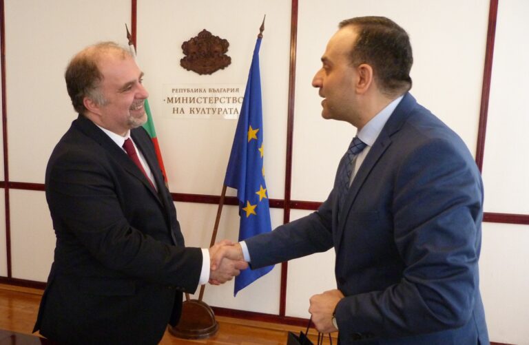 Minister of Culture Nayden Todorov met with the Ambassador of the Republic of Azerbaijan N. B.C. Hussein Husseinov. The conversation discussed the possibilities of expanding bilateral cultural cooperation