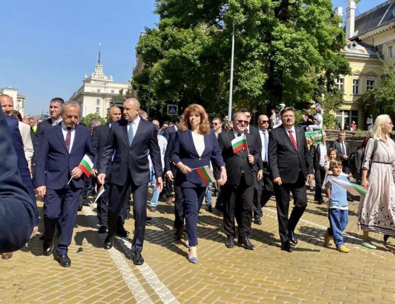 Sofia, Bulgaria: The traditional solemn procession organized in the capital on the occasion of the Day of the Holy Brothers Cyril and Methodius, of the Bulgarian alphabet, education and culture, and Slavic literature - May 24, departed from the Ministry of Education and Science, near the Archaeological Museum, to reach the Monument of the Holy Brothers before The National Library "St. H. E. S. Cyril and Methodius", where the official ceremony began