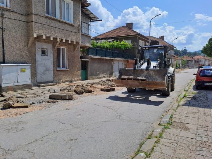 The Municipality of Dryanovo is actively working on the implementation of the repair activities planned for the year. Repair work is progressing on a number of projects designed to be completed this year