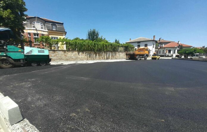 Dryanovo, Bulgaria: In connection with the implementation of the Capital Program of the Municipality of Dryanovo for 2023, the recently begun repair of the parking lot located at the intersection between the streets 