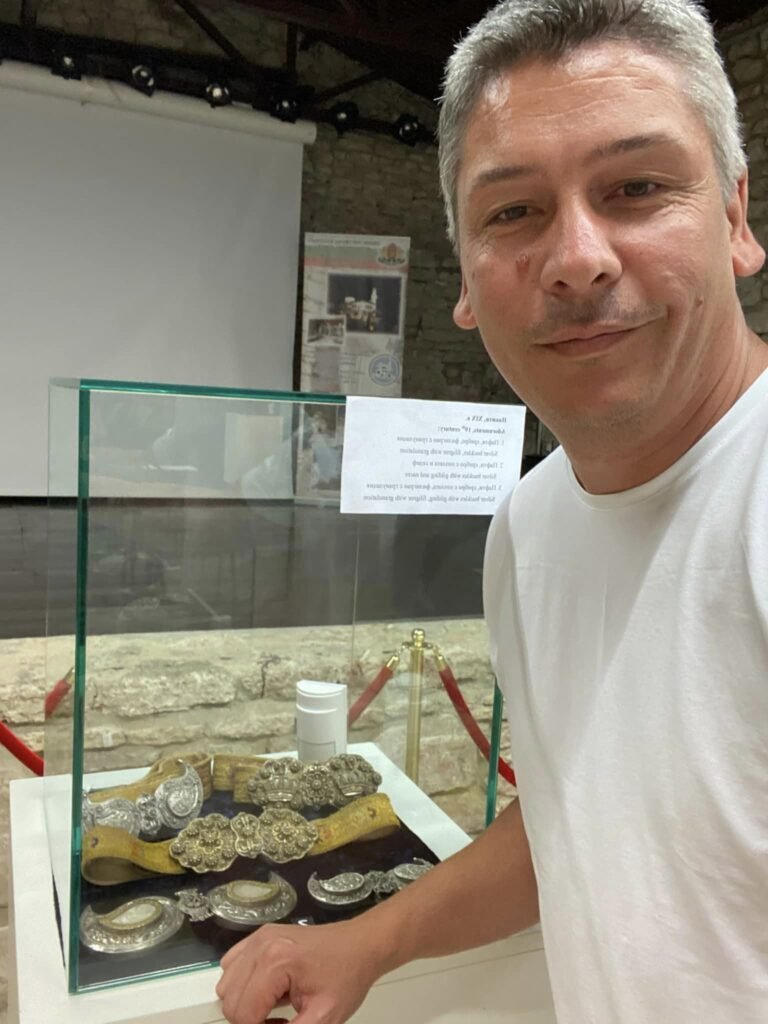 Balchik, Bulgaria: Ruslan Yordanov, the Bulgarian traveller, shares a glimpse of his visit to Balchik Palace; Balchik Palace presents to its visitors the exhibition "Panagyur Goldsmithing - Tradition and Development", which reveals some of the most exquisite products made by the master hands of Panagyur goldsmiths