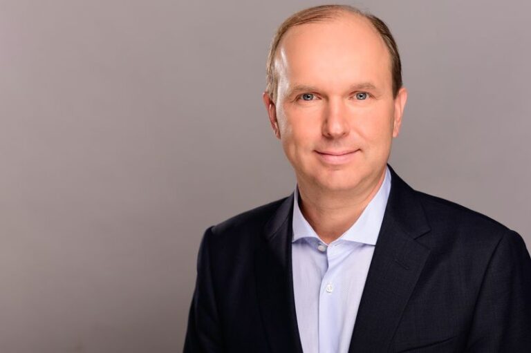 Plovdiv, Bulgaria: Botev Plovdiv, the Plovdiv-based Bulgarian Football, informed through its social media account that Alexei Kiricek is the new CEO of Botev Plovdiv