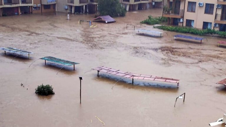 Tsarevo, Bulgaria: Dimitar Nikolov, economist, politician and mayor of Burgas, extended their deepest condolences to the residents of Tsarevo municipality, inadequately affected by the floods and cancelled the planned concert on the occasion of the Union of Bulgaria as a sign of sympathy
