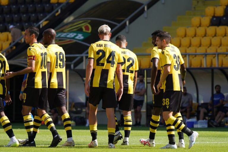 The team of Botev (Plovdiv) lost 2:4 in a friendly match with Krumovgrad during the break of the championship. Sparring is played at the Hristo Botev Stadium. Senior coach Dushan Kerkez made an unofficial debut as head of the "Canaries"