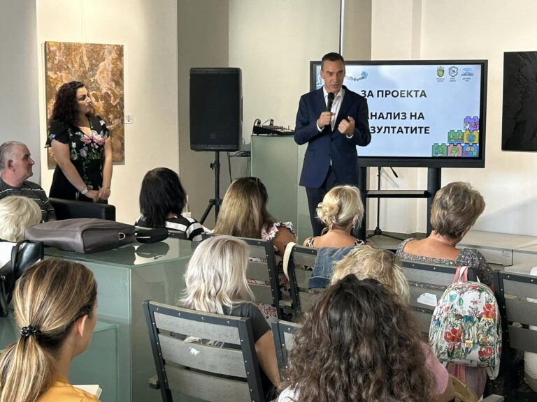 Burgas, Bulgaria: Dimitar Nikolov, Mayor of Burgas, informed through his social media account that under the new municipal education and health programmes started in all Burgas schools, more than 24,000 Burgas students will walk through the threshold of Burgas schools tomorrow