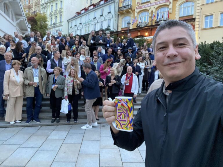Ruslan Yordanov, a Bulgarian traveller and Blogger shares a glimpse of his visit to Karlovy vary, the Czech Republic, where he participated in an attempt to create a record of most people drinking simultaneously light mineral water