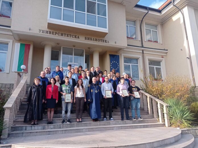 Four students and four professors were awarded at the Solemn Academic Council of Technical University - Gabrovo on the eve of the Day of the People's Educators