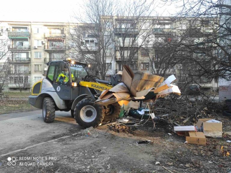 The efforts were not limited to waste removal alone; comprehensive cleaning around containers and in new housing complexes demonstrated a commitment to fostering a cleaner and healthier environment