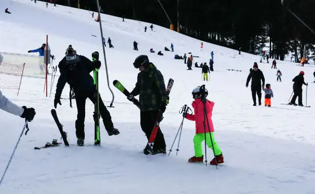 The campaign involved inspections of over 1,500 establishments across major resorts such as Bansko, Borovets, Smolyan, Pamporovo, Razlog, Dobrinishte, and Banya The campaign involved inspections of over 1,500 establishments across major resorts such as Bansko, Borovets, Smolyan, Pamporovo, Razlog, Dobrinishte, and Banya