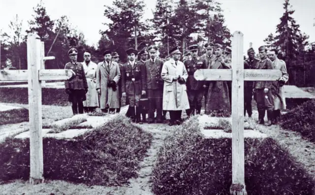 Apostolov’s novel traces Martinov’s journey to Katyn, where he endorses the German claim blaming the Soviet Union for killings Apostolov’s novel traces Martinov’s journey to Katyn, where he endorses the German claim blaming the Soviet Union for killings