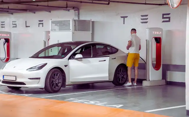 Drivers are now charged 0.75 leva per kilowatt-hour (kWh) of electricity consumed. In practical terms, charging a Tesla with a 75 kWh battery — a common capacity — would cost approximately 56 leva Drivers are now charged 0.75 leva per kilowatt-hour (kWh) of electricity consumed. In practical terms, charging a Tesla with a 75 kWh battery — a common capacity — would cost approximately 56 leva