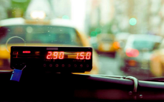 Taxi drivers in Sofia voice concerns about euro transition costs and lack of updated software