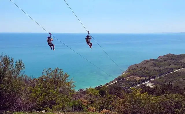 The planned Burgas cable car will connect the Sea Garden to the beach, offering tourists a thrilling ride with panoramic coastal views The planned Burgas cable car will connect the Sea Garden to the beach, offering tourists a thrilling ride with panoramic coastal views