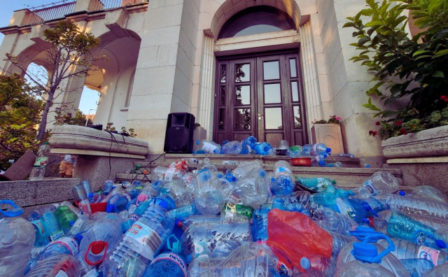 The emergency, set to last for seven days, covers the municipalities of Pleven and Dolna Mitropolia, along with nine nearby villages that have been heavily affected by disruptions in the water supply The emergency, set to last for seven days, covers the municipalities of Pleven and Dolna Mitropolia, along with nine nearby villages that have been heavily affected by disruptions in the water supply
