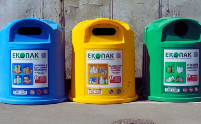 Sofia’s colored recycling containers risk overflow after Ecobulpak halts collection, prompting City Hall to demand state intervention and stricter environmental oversight Sofia’s colored recycling containers risk overflow after Ecobulpak halts collection, prompting City Hall to demand state intervention and stricter environmental oversight